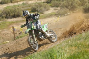 jp alvarez riding his kx250 at the 2020 taft worcs race