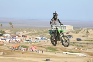 jp alvarez riding his kx250 at the 2020 taft worcs race