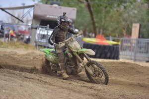 jp alvarez riding his kx250 at the 2020 glen helen ngpc
