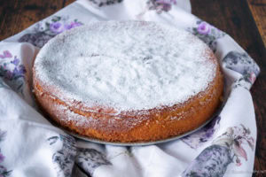 Torta soffice al limone e alle mandorle di Nigella Bimby