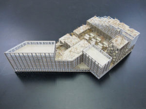 Maquette blanche et bois pour la ZAC deux rives par Brenac et Gonzalez au 1/500ème