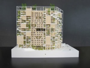 Maquette en bois de logements à Issy Les Moulineaux par MVRDV