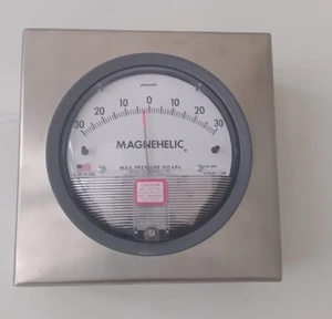 Housing dwyer magnehelic