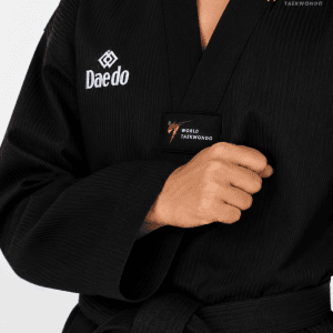 Dobok Tipo Profesional en color negro WT