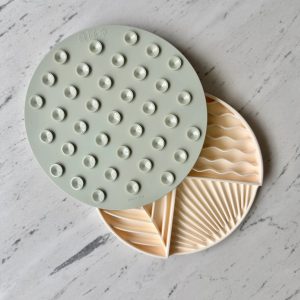 Elemental enrichment plate