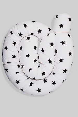 נחשוש לבן עם כוכבים שחורים