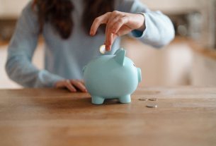 Anthony Cross of Edmond Oklahoma believes that deciding when to claim Social Security is a complex and highly individualized decision.