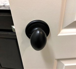 2020 Home Trends egg-shaped doorknob