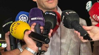 İTALYAN MENAJER GEORGE GARDİ, GALATASARAY’IN YENİ TRANSFERİ RAFAEL LEAO’YA BİRÇOK FARKLI KULÜPTEN TEKLİF OLDUĞUNU ANCAK KENDİSİNİN SARI-KIRMIZILI TAKIMDA BULACAĞI SEVGİYİ, TUTKUYU VE MUTLULUĞU BAŞKA BİR YERDE BULAMAYACAĞINI DİLE GETİRDİ. GARDİ, "GALATASARAY ŞU ANDA OSİMHEN, SANE VE LEAO İLE DÜNYADAKİ EN İYİ HÜCUM HATLARINDAN BİRİNE SAHİP" DEDİ.