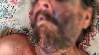 DARBEDİLEN VE METRUK BİR EVDE ÖLÜME TERK EDİLEN ADAMIN, SALDIRGAN KİŞİLERCE "SEN BENİM ABİMİN CENAZESİNE NEDEN GELMEDİN" DENİLEREK DÖVÜLDÜĞÜ ÖĞRENİLDİ. (ARŞİV)