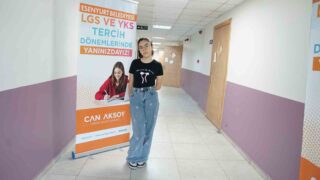 ESENYURT BELEDİYESİ’NDEN ÜCRETSİZ OLARAK LGS KURSU ALAN ÖĞRENCİLER HAYALLERİNE KAVUŞTU. SINAVDA DERECE YAPAN GENÇLER, BU HİZMETİ KENDİLERİNE SAĞLAYAN ESENYURT BELEDİYE BAŞKAN VEKİLİ CAN AKSOY’A TEŞEKKÜR ETTİ.
