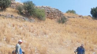 AYDIN’IN SÖKE İLÇESİNDE TURİZM AÇISINDAN ÖNE ÇIKAN GÜLLÜBAHÇE, SERÇİN VE DOĞANBEY MAHALLELERİNDE BELEDİYE EKİPLERİNCE TEMİZLİK VE BAKIM ÇALIŞMALARI GERÇEKLEŞTİRİLDİ.
