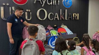 ÜLKÜ OCAKLARI AYDIN İL BAŞKANLIĞI, YENİ EĞİTİM ÖĞRETİM YILININ BAŞLAMASIYLA BİRLİKTE ÖĞRENCİLERE KIRTASİYE DESTEĞİNDE BULUNDU.