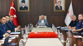 AYDIN’DA 2026-2027 EĞİTİM-ÖĞRETİM YILI ÖNCESİNDE ÖĞRENCİLERİN GÜVENLİ BİR ORTAMDA EĞİTİM GÖREBİLMESİ AMACIYLA ALINACAK TEDBİRLER MASAYA YATIRILDI.