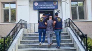 HAKKINDA 8 YIL 8 AY 15 GÜN KESİNLEŞMİŞ HAPİS CEZASI BULUNAN VE 4 YILI AŞKIN SÜREDİR ARANAN ŞAHIS, JANDARMA EKİPLERİNİN DÜZENLEDİĞİ OPERASYONLA YAKALANDI.