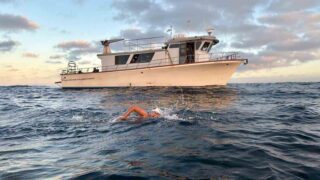 İZMİRLİ SPORCU TUNA TUNCA, DÜNYANIN EN ZORLU MEYDAN OKUMALARI ARASINDA GÖSTERİLEN OCEAN’S 7’DEKİ DÖRDÜNCÜ PARKURU OLAN 35 KİLOMETRELİK CATALİNA KANALI’NI DA GEÇMEYİ BAŞARDI.
