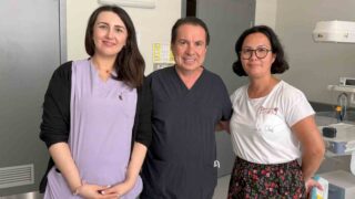 İNGİLTERE’DE YAŞAYAN 49 YAŞINDAKİ ZELİHA MÜGE MERGİN ARAS, YAKLAŞIK ÜÇ AYDIR DEVAM EDEN YOĞUN KANAMA ŞİKAYETLERİNE ORADA ÇARE BULAMAYINCA TEDAVİSİNİ TÜRKİYE'DE YAPTIRDI. ARAS, MANİSA ŞEHİR HASTANESİNDE YAPILAN GÜNÜBİRLİK OPERASYONLA SAĞLIĞINA KAVUŞTU.