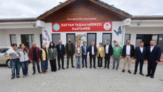YUNUSEMRE BELEDİYE BAŞKANI SEMİH BALABAN VE FERDİ ZEYREK VAKFI BAŞKANI NURCAN ZEYREK, EGE BÖLGESİ’NİN EN BÜYÜK VE MODERN HAYVAN BARINAKLARINDAN BİRİ OLAN MANİSA HAYVAN YAŞAM MERKEZİ’Nİ ZİYARET EDEREK MERKEZDE İNCELEMELERDE BULUNDU.