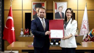 AYDIN ŞEHİR HASTANESİ, SAĞLIK BAKANLIĞI TARAFINDAN GERÇEKLEŞTİRİLEN İNCELEME VE DENETİMLERİ TAMAMLAYARAK ULUSLARARASI SAĞLIK TURİZMİ YETKİ BELGESİ ALMAYA HAK KAZANDI.