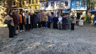 MANİSA BÜYÜKŞEHİR BELEDİYESİ VE SARIGÖL BELEDİYESİ İŞ BİRLİĞİYLE DÜZENLENEN ORGANİZASYON KAPSAMINDA SARIGÖLLÜ KADINLAR, BURSA'NIN TARİHİ VE KÜLTÜREL MEKANLARINI ZİYARET ETTİ.