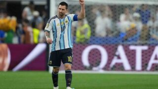 MİLLİ TAKIM KARİYERİNE SONLANDIRAN LİONEL MESSİ İÇİN BU HAFTA ARJANTİN'DEKİ TÜM MAÇLARIN 10. DAKİKASINDA SAYGI DURUŞUNDA YAPILACAK.