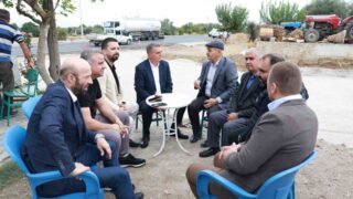 ŞEHZADELER BELEDİYE BAŞKANI HAKAN ŞİMŞEK, İLÇEYE BAĞLI MAHALLELERİN MUHTARLARIYLA BİRE BİR GÖRÜŞMELERİNİ SÜRDÜRÜYOR. YOĞUN PROGRAMLARININ ARASINDA, DEVLETİN MAHALLELERDEKİ TEMSİLCİLERİ KONUMUNDA OLAN MUHTARLARI DİNLEYEN BAŞKAN ŞİMŞEK, TALEPLERİ BİRİNCİ AĞIZDAN DİNLEMEYİ İHMAL ETMİYOR.