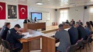 SARIGÖL’DE 2026-2027 EĞİTİM ÖĞRETİM YILI ÖNCESİ OKULLARDA ALINACAK GÜVENLİK TEDBİRLERİ, İLÇE EĞİTİM GÜVENLİĞİ YÜRÜTME KURULU TOPLANTISINDA DEĞERLENDİRİLDİ.