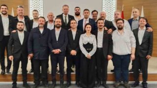 MANİSA TİCARET BORSASI’NDA GERÇEKLEŞTİRİLEN ORGAN SEÇİMLERİNDE MEVCUT BAŞKAN SADIK ÖZKASAP YENİDEN BAŞKAN SEÇİLDİ. ÖZKASAP, 93 OY ALARAK GÜVEN TAZELERKEN, RAKİBİ RIZA SEYYAR 74 OYDA KALDI.