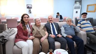 AYDIN VALİSİ VAROL, YAŞLI ÇINARLARIN GÖNLÜNÜ ALDI