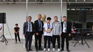 MTK ÖĞRENCİSİ RÜZGAR ALP YALÇINKAYA’DAN MASA TENİSİNDE AVRUPA’DA TARİHİ BAŞARI