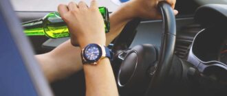 Можно ли выпивать за рулем вне дорог общего пользования