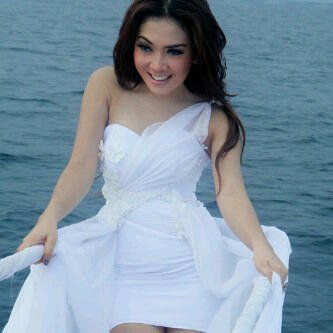 Rahasia Langsing Ala Syahrini