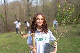 Danielle Herschitz on Cultivating Leadership Skills in Teens Through Volunteer Work
