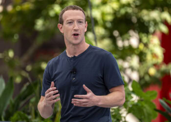 Mark Zuckerberg, chief executive officer of Meta Platforms Inc., during the Meta Connect event in Menlo Park, California, US, on Wednesday, Sept. 27, 2023. Meta Platforms Inc. introduced its latest lineup of head-worn devices, staking fresh claim to the virtual and augmented-reality industry just ahead of Apple Inc. pushing into the market. Photographer: David Paul Morris/Bloomberg via Getty Images