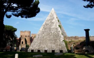 Dopo 3 anni la Piramide Cestia riapre: gratuita fino al 31 ottobre
