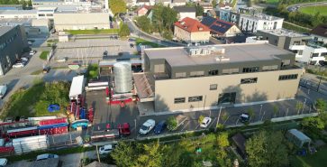 poslovna hala s uredima