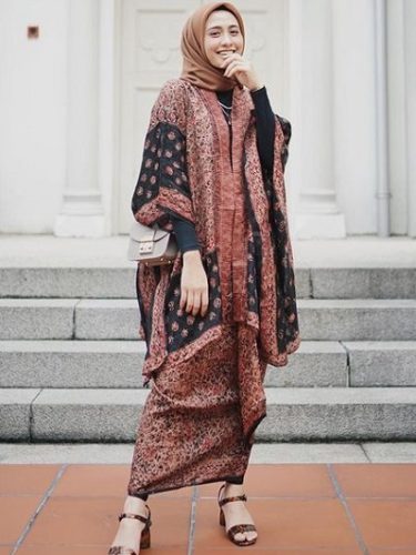 tunik batik untuk pesta