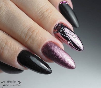 paznokcie hybrydowe w kolorze czarnym i przytłumionym różowym