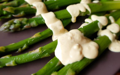 Sos do szparagów – cytrynowy, wegański