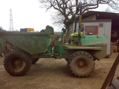Currently Breaking Benford / Terex / Thwaites / Barford 6 ton dumpers - Image 4