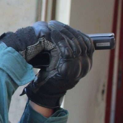 Integrante del GAR de la Guardia Civil_acceso a una vivienda_3