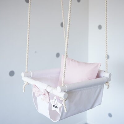 [:et]Valge tähepüüdja puuderroosa padjaga[:en]White and powder pink Starcatcher[:]