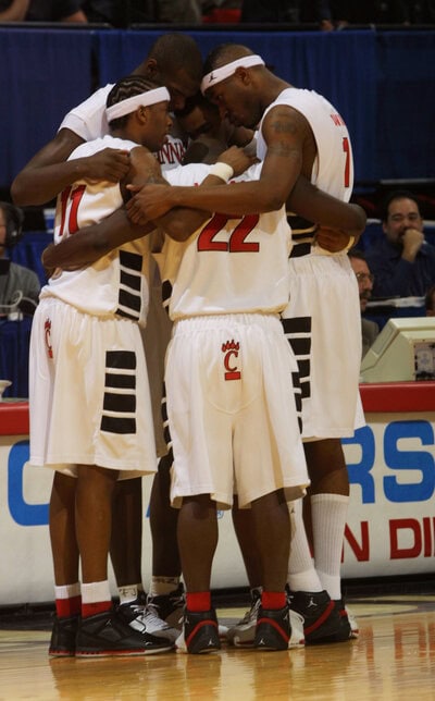 Barstool Cincinnati on X: First look at Bearcats Basketball all new Jordan  Uniforms  / X