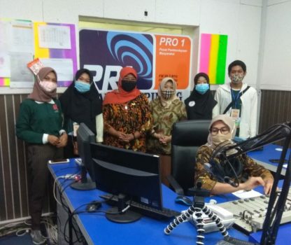 Foto bersama usai dialog interaktif di RRI Tanjungpinang