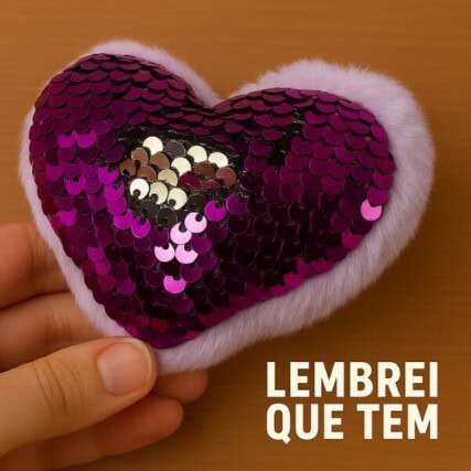 Chaveiro Coração Pelúcia 10X10 CM Lantejoulas