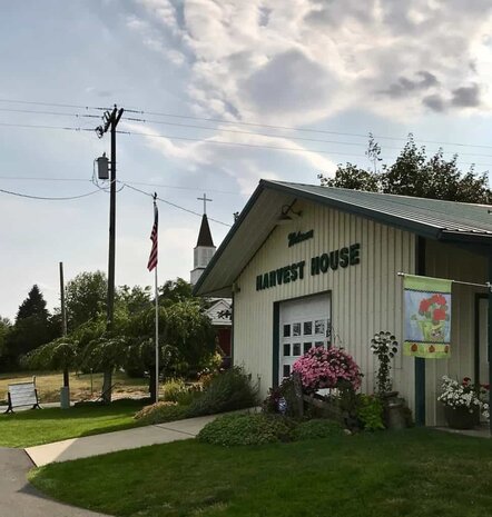 image of side of harvest house green bluff