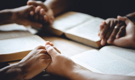 Petra Bible Church of Bozeman Explores Overcoming Life’s Obstacles with Faith and Prayer