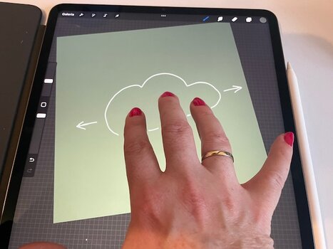 wyczyść warstwę procreate gesty