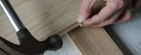 Clouer un parquet