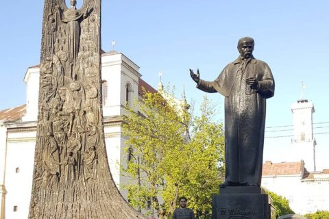 Ukrayna Gezilecek Yerler (Kiev-Lviv) Ukrayna Gezilecek Yerler (Kiev-Lviv)